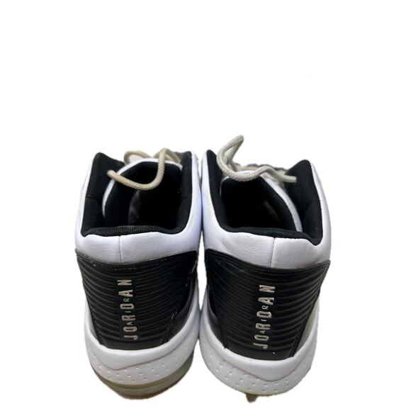 Nike Jordan Max Aura 2 White Black Gym Red Mens 10.5 main image 5